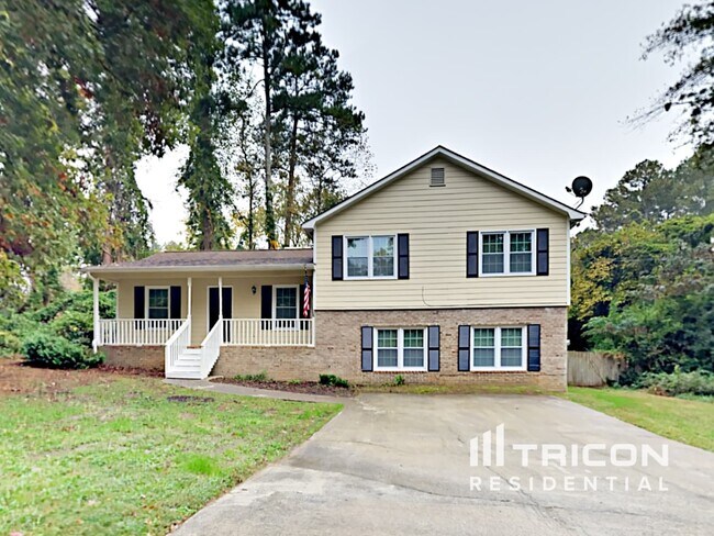 Building Photo - 5576 Pinedale Circle Buford GA
