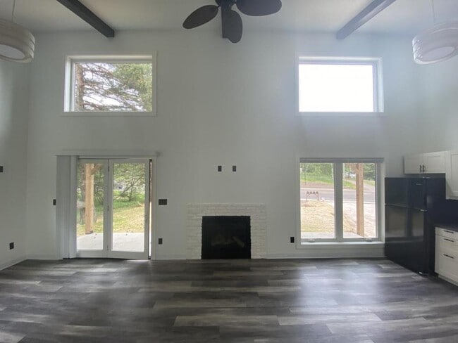 Building Photo - 4215 Trinity Rd