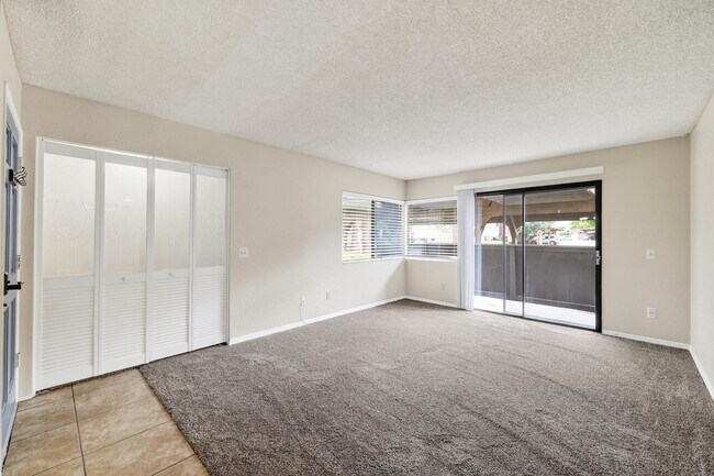 Foto del edificio - 2 Spacious Bedroom Diamond Bar Condo for L...