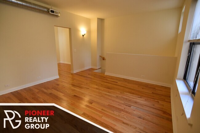 Foto del edificio - 714 W Buckingham Pl