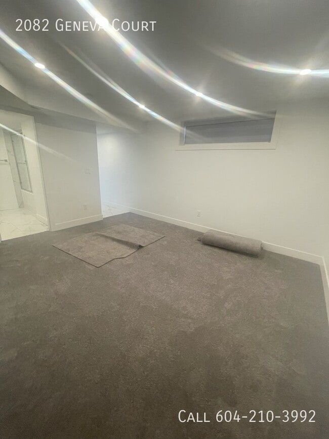 Building Photo - 2 Bedroom Suite With A/C In Abbotsford Inc...