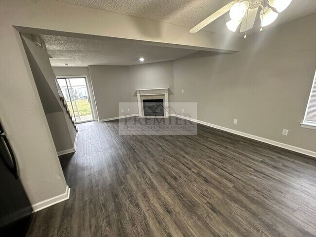 Foto del edificio - 101 NE Dogwood