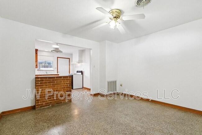 Foto del edificio - 124 Lake Ave