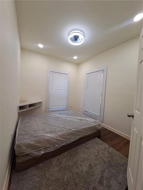 Foto del edificio - Room in Apartment on Herringbone Hollow
