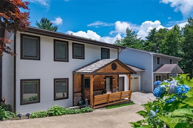 Building Photo - 187 Pine Vlg