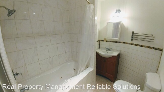 Building Photo - 3 br, 1.5 bath House - 1714 Holbrook Street