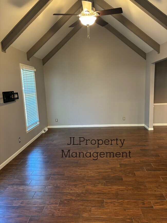 Foto del edificio - 10001 Century Ln