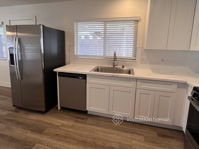 Foto del edificio - 3140 Blossom Glen Dr