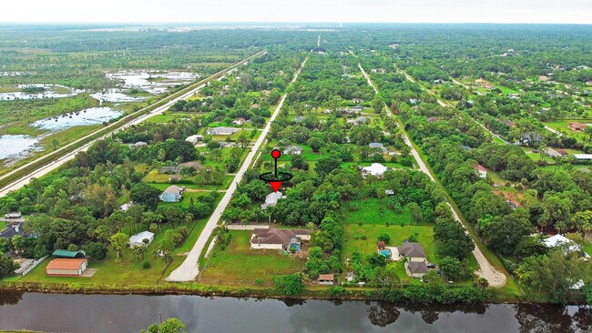 Building Photo - 16930-16993 93rd Rd N