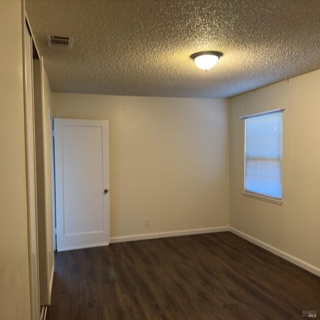 Foto del edificio - 832 Oakwood Ave