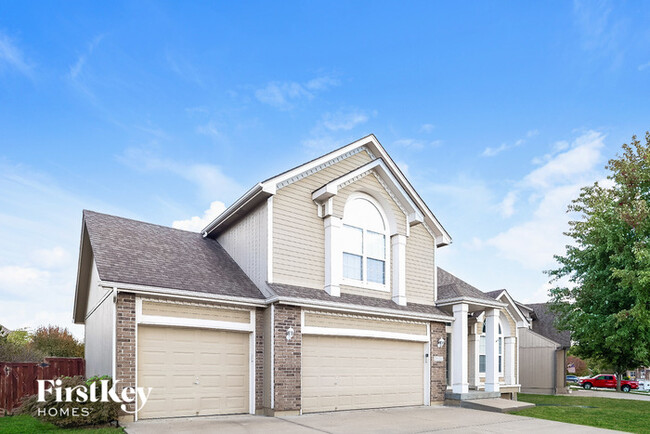 Building Photo - 3109 SW Laura Ln