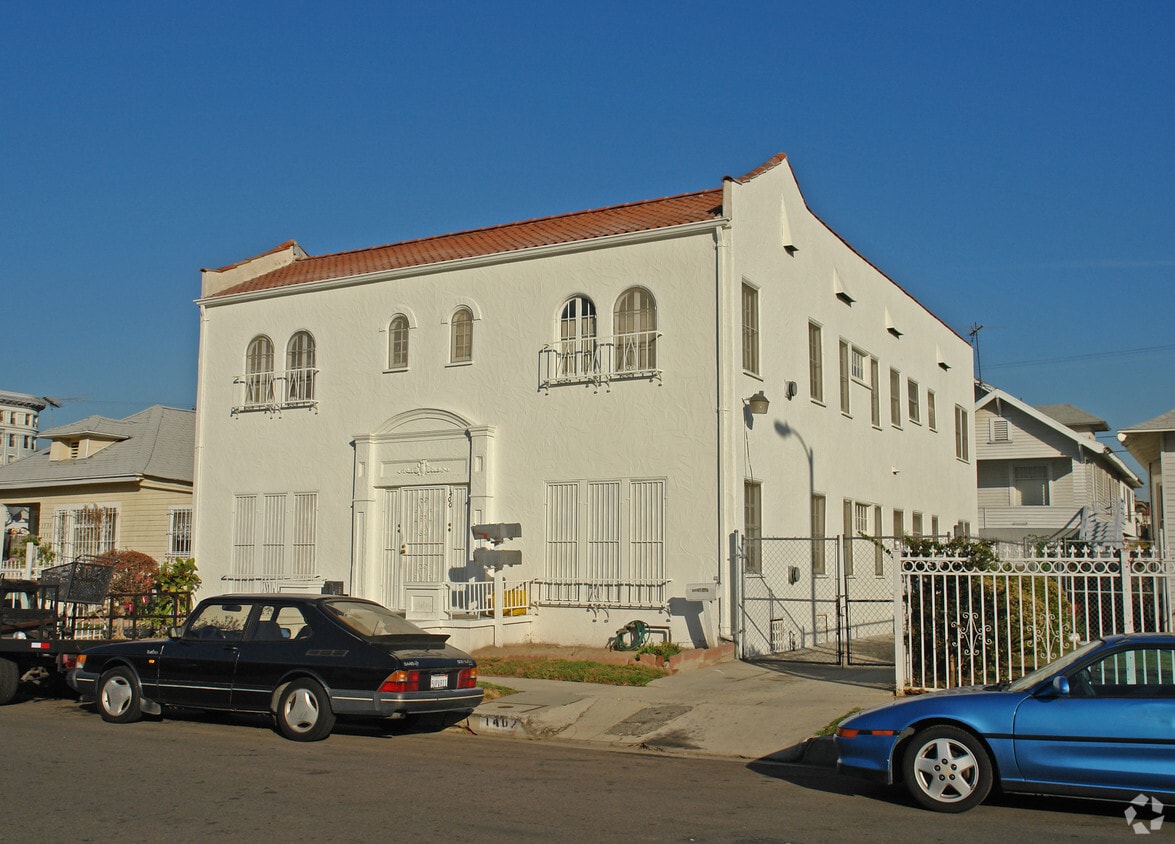 Building Photo - 1400 3rd Ave
