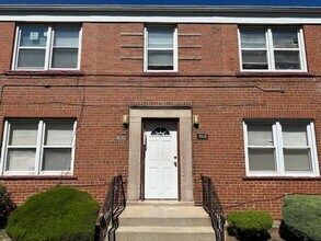 Building Photo - 7630 S Jeffery Blvd