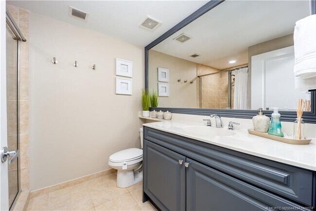 Foto del edificio - 875 NW Flagler Ave