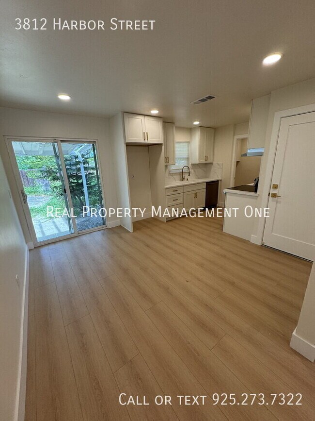 Building Photo - 3812 Harbor St