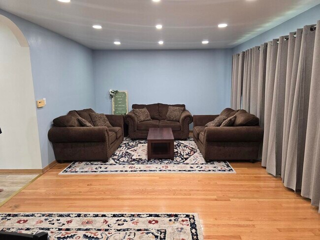Foto del edificio - 5151 N Meade Ave