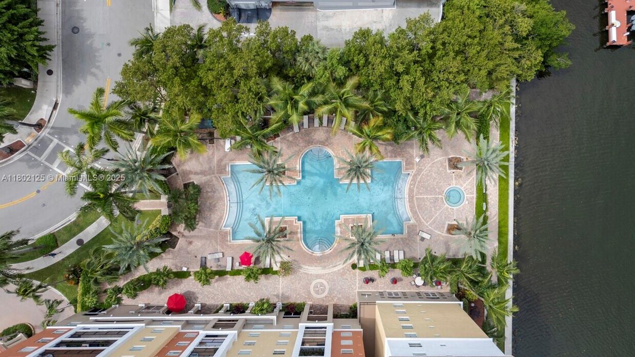 Foto principal - 17100 N Bay Rd