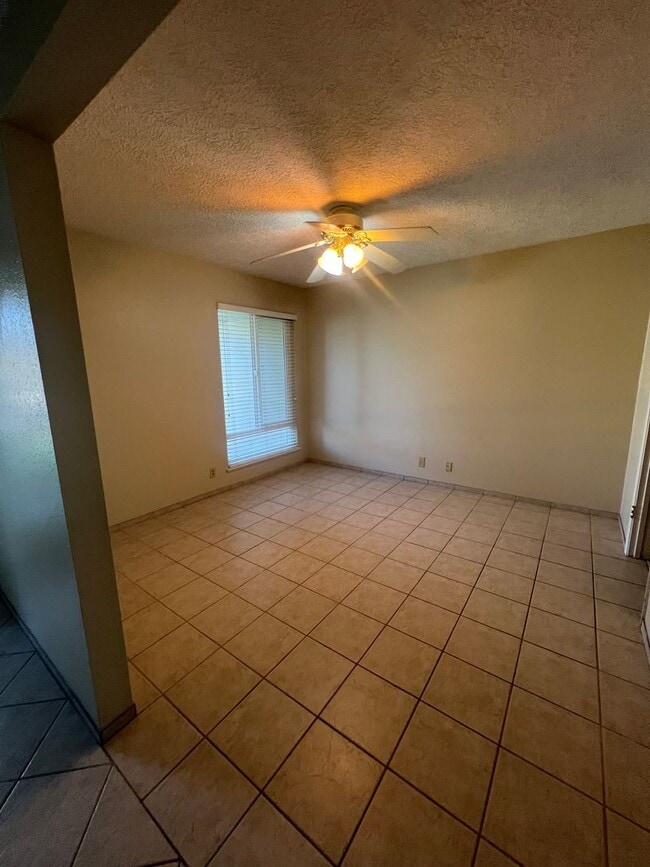 Photo - 948 Northwood Dr House