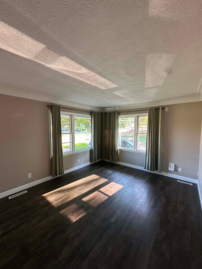 Foto del edificio - 3204 E Tiffin Ave
