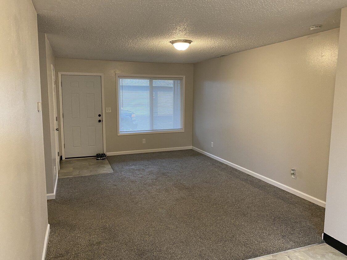 Foto principal - 504 E 9th St
