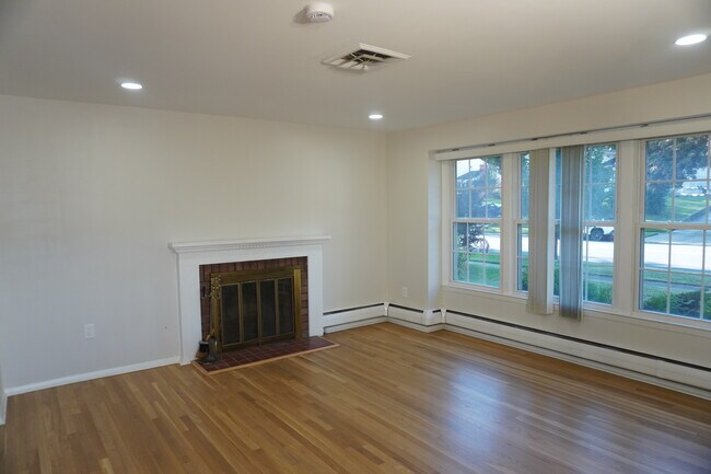 Foto del edificio - 239 E Timonium Rd