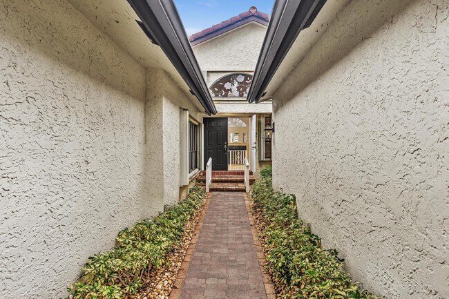 Building Photo - 22595 Esplanada Cir