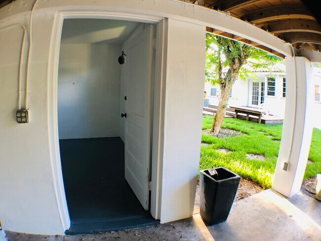 Office space - 160 NW 101st St