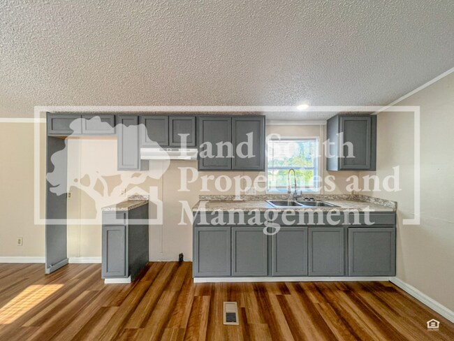 Building Photo - 10131 Steven Dr