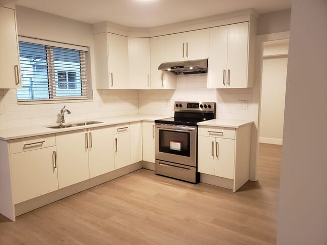 Building Photo - 14929 62A Av