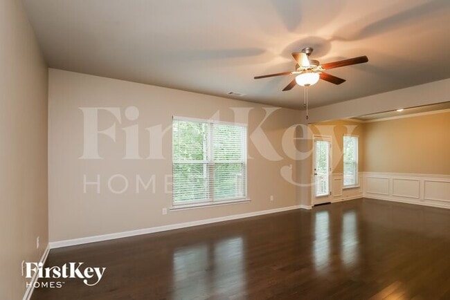 Foto del edificio - 2119 Charcoal Ives Rd