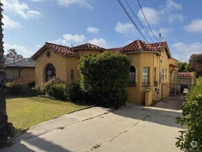 Building Photo - 2217 Harriman Ln