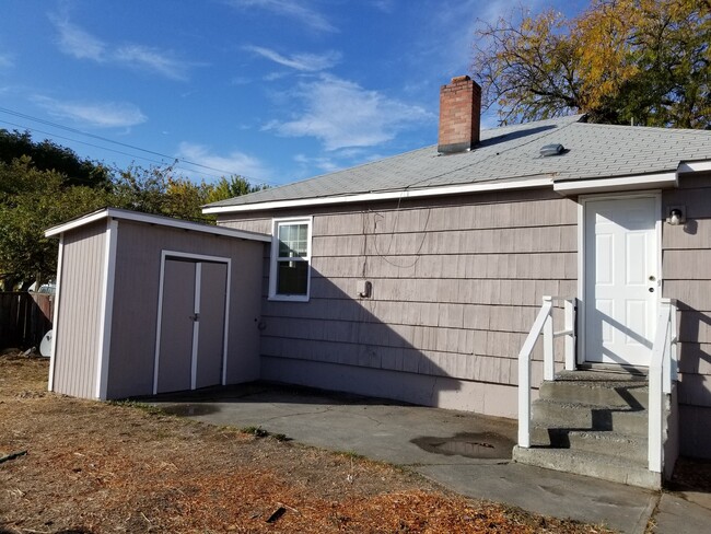 Building Photo - House with Full Basement