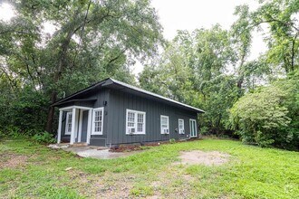 Building Photo - 1118 Louise Dr