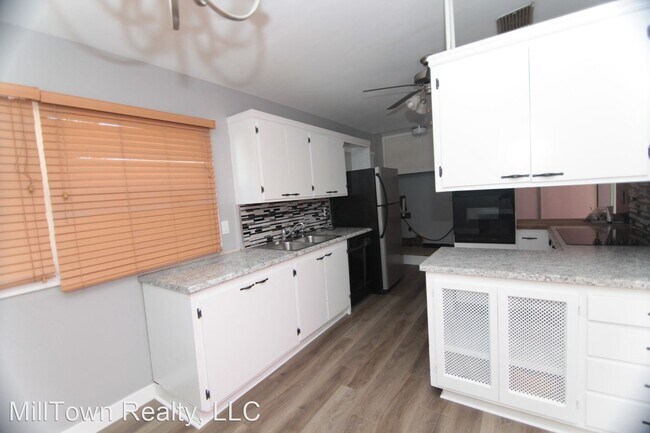 Foto del edificio - 3 br, 1.5 bath House - 1445 Lakewood Dr