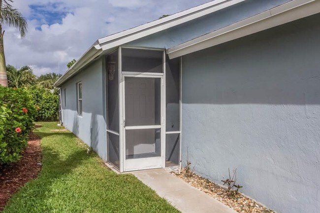 Building Photo - 158 Crystal Key Way