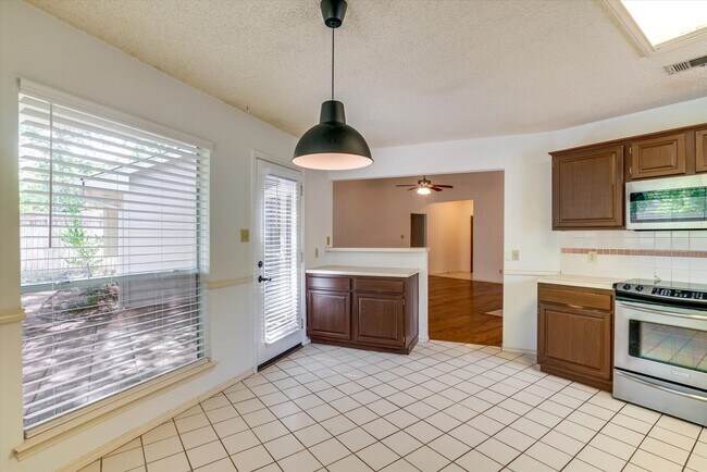 Foto del edificio - 11319 Stormy Ridge Rd
