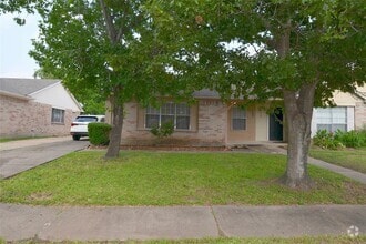 Building Photo - 9611 Wellsworth Dr
