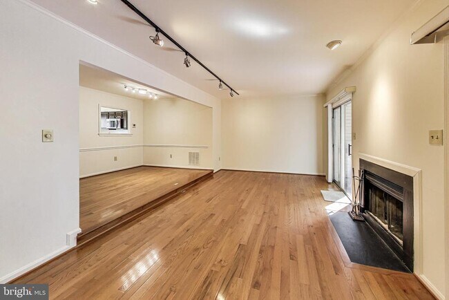 Foto del edificio - 10726 Pine Haven Terrace