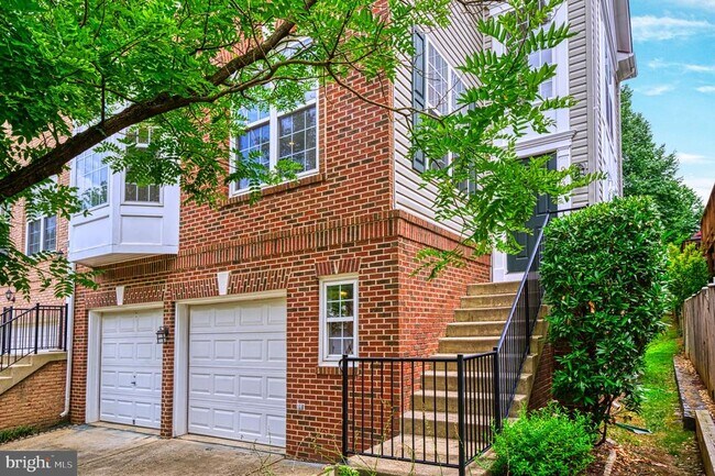 Foto del edificio - 9337 BRANCH SIDE Ln