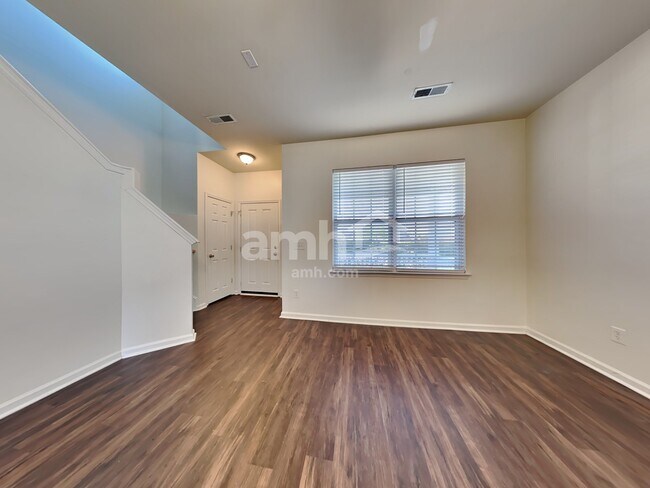 Building Photo - 1806 Hockley Blvd