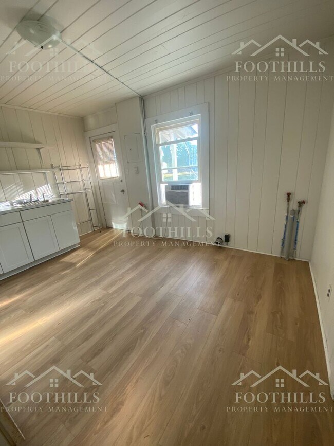 Foto del edificio - Cozy 1BR/1BA Home with Modern Comforts in ...