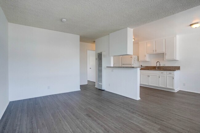 Foto del edificio - 5256 Craner Ave