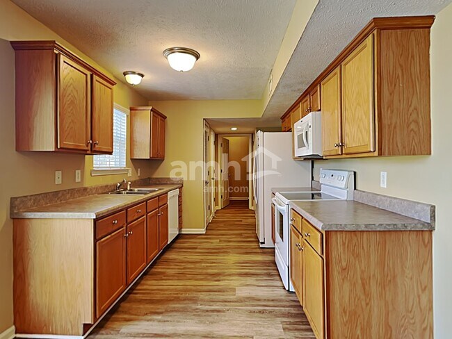 Foto del edificio - 1665 Saint Andrews Dr