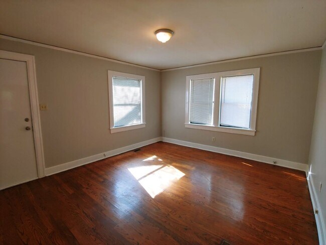 Building Photo - Welcome home to 400 Rose Street Little Roc...