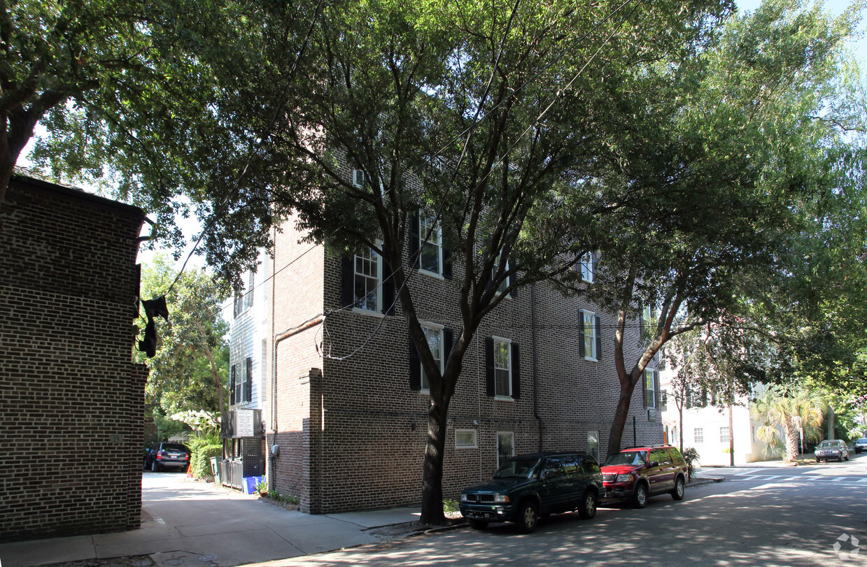 Foto del edificio - Historic Charleston Apartments