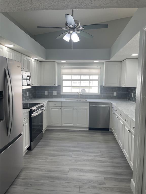Foto del edificio - 7132 Melrose Pl