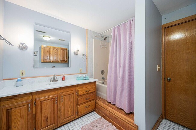 Foto del edificio - Beautiful 3 Bedroom Fully Furnished House ...