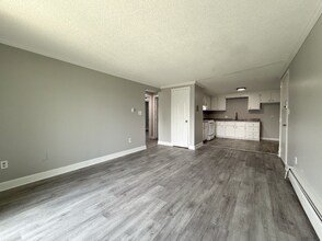Building Photo - 44 Delmont St