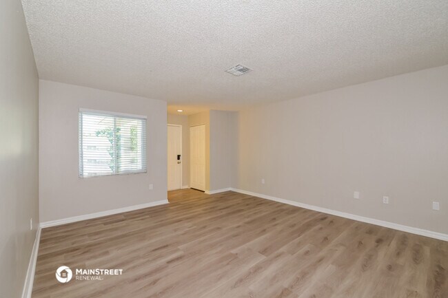 Building Photo - 607 33rd Ave E
