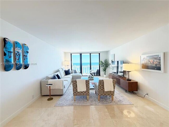 Foto del edificio - 1111 Crandon Blvd